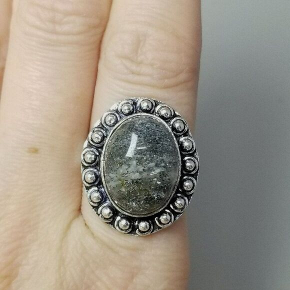 Vintage Gray Oval Cabochon Stone Ring, Bezel Set Silver Tone Size 6.5 Band - Picture 8 of 8
